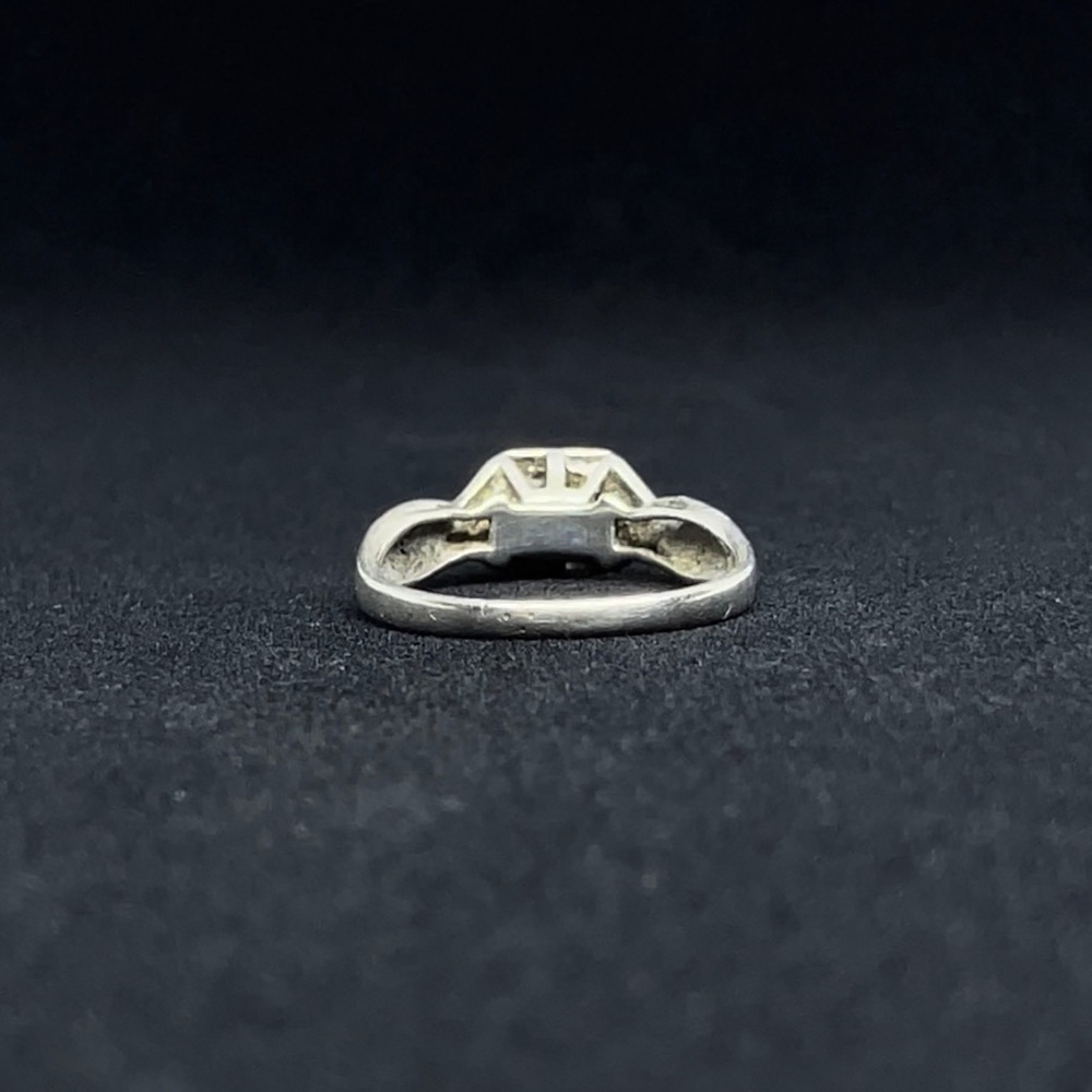 STERLING SILVER SAPPHIRE RING - Picture 4 of 4